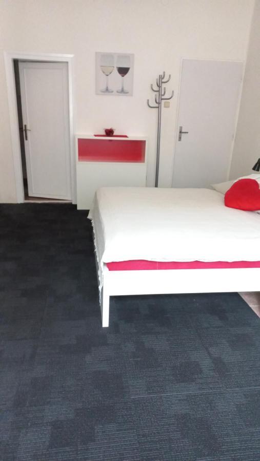 Apartmány Karlštejn Esterno foto