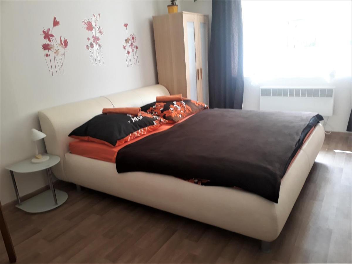 Apartmány Karlštejn Esterno foto