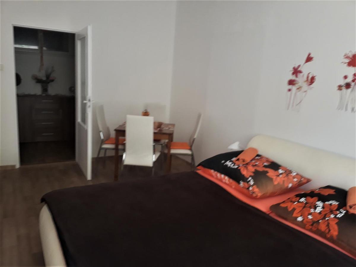 Apartmány Karlštejn Esterno foto