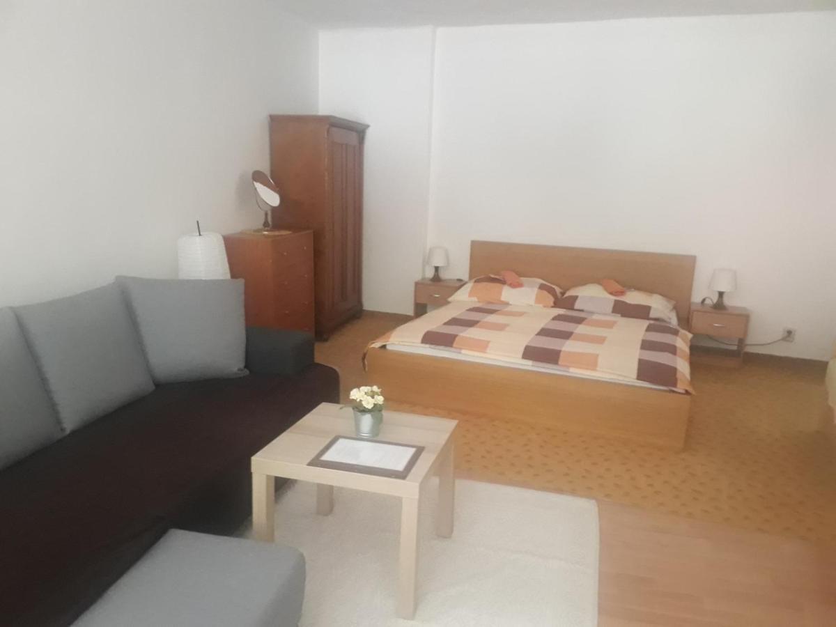 Apartmány Karlštejn Esterno foto